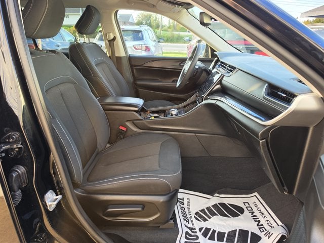 2023 Jeep Grand Cherokee L Laredo 4x4