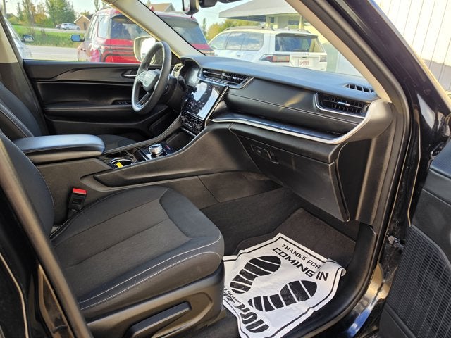 2023 Jeep Grand Cherokee L Laredo 4x4