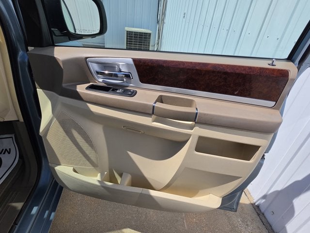 2010 Chrysler Town & Country Touring