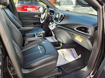 2025 Chrysler Pacifica PACIFICA SELECT AWD