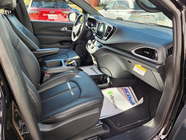 2025 Chrysler Pacifica PACIFICA SELECT AWD