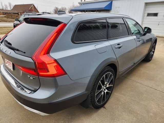 2018 Volvo V90 Cross Country T6